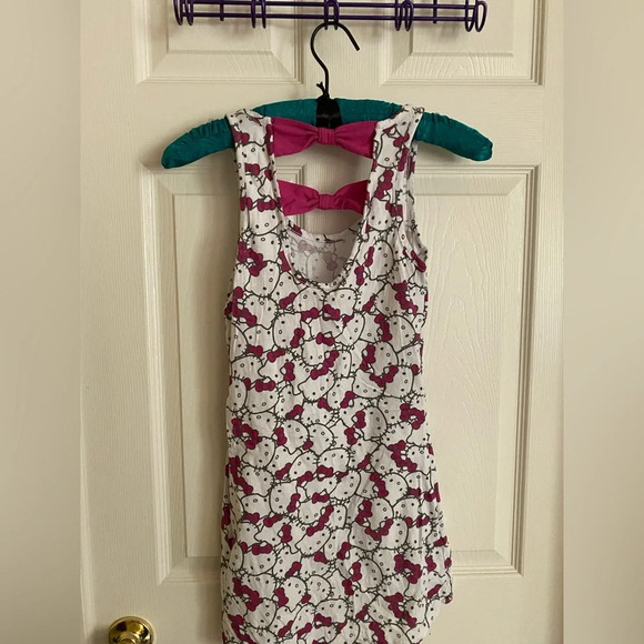 Sanrio Hello Kitty nightgown with bows on the back - Picture 3 of 5
